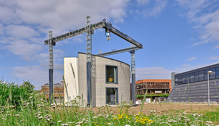 Das weltweit erste einteilige 3D-Haus aus dem Betondrucker in Belgien wurde mit der Natur-Klimadecke von ArgillaTherm kombiniert